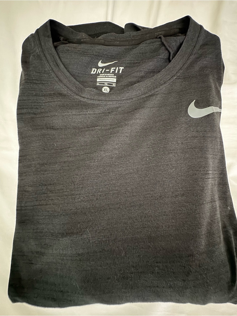 Nike Black Long Sleeve Training Tee with Silver Swoosh dri fit great condition. - Picture 2 of 2